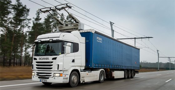 Camión híbrido Scania con pantógrafo inteligente para catenaria