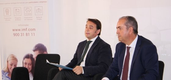 Carlos Martínez (izda) y Gabino Diego, de IMF, en la presentación del foro.