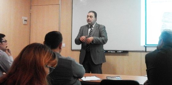 El profesor Javier Martín Lacasta durante la presentación del estudio.
