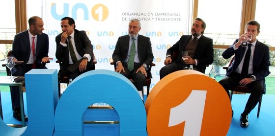 Los intervinientes en la inauguración del III Encuentro Logístico UNO.