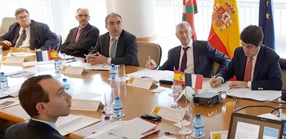 Un momento de la reunión entre representantes de España y Francia.