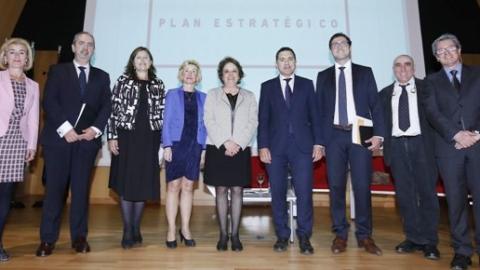 Ponentes de la presentación de la estrategia Sevilla 2030. Gabino Diego, IMF Business School, segundo por la izquierda.