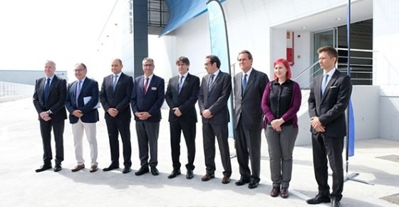 Entre otras personalidades, Carles Puigdemont, presidente de la Generalitat de Cataluña, Sixte Cambra, presidente del Port de Barcelona y de CILSA y Pascal Clouzard, director general de Carrefour España.