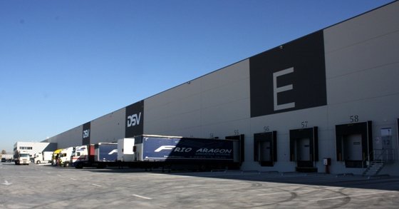 Exterior de la nueva plataforma logística de DSV en Cabanillas del Campo (Guadalajara).