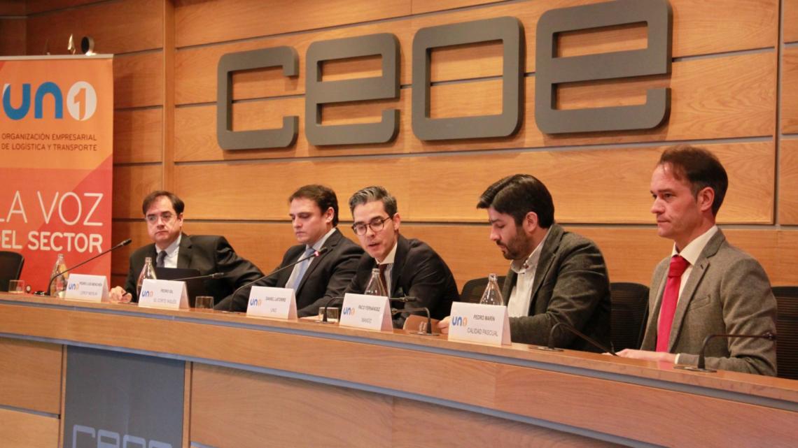 Los cargadores debaten sobre logística colaborativa. De izquierda a derecha: Pedro Luis Menchen, Pedro Gil Barea, Daniel Latorre, Paco Fernández y Pedro Marín.