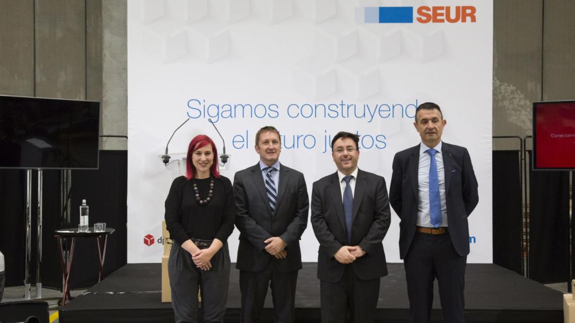 De izquierda a derecha: Marta Mayordomo, Yves Delmas, Benjamín Calzón y Carlos Tarragona.