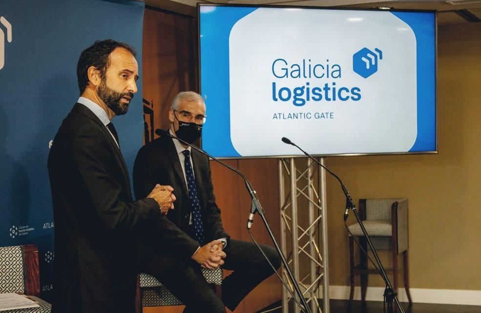 Xoán Martínez Reboredo (izquierda), presidente del Clúster da Función Loxística, y Francisco Conde, vicepresidente segundo de la Xunta de Galicia, durante la presentación de la marca Galicia Logistics