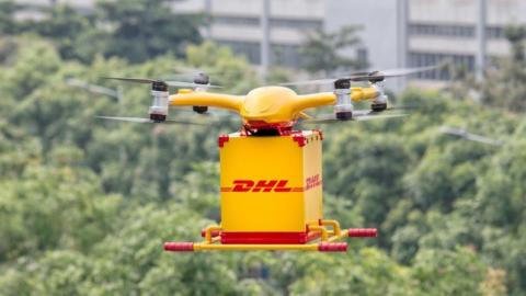 Dron de DHL para entrega de paquetes.