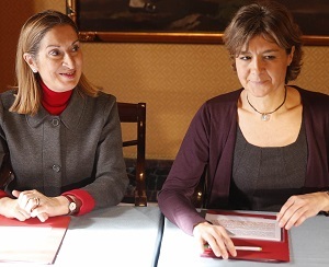 Las ministras de Fomento, Ana Pastor (izquierda), y de Agricultura y Medio Ambiente, Isabel García Tejerina.