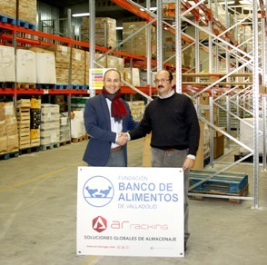 De izquierda a derecha, Alberto Alonso, delegado