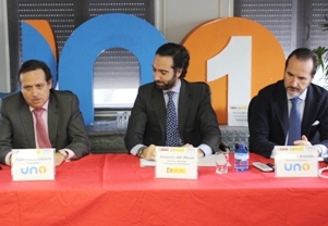 De izquireda a derecha, Juan Pablo Lázaro, presidente de UNO, Joaquín del Moral, director general de Transportes Terrestres, y Francisco Aranda, secretario general de UNO.