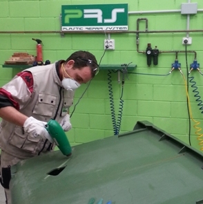 La reparación de contenedores plásticos con el sistema PRS, supone importantes ahorros.