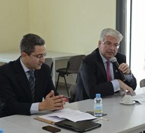 Jordi Cornet (derecha), delegado especial del Estado en el CZFB y Mehdi Tazzi Riffi el director general de la Zona Franca de Tánger.