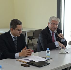 Jordi Cornet (derecha), delegado especial del Estado en el CZFB y Mehdi Tazzi Riffi el director general de la Zona Franca de Tánger.
