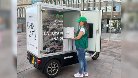 Mediante vehículos eléctricos, la compañía iF Returns recogerá en el centro de Madrid las devoluciones online para agilizarlas, lo que ahorra costes.