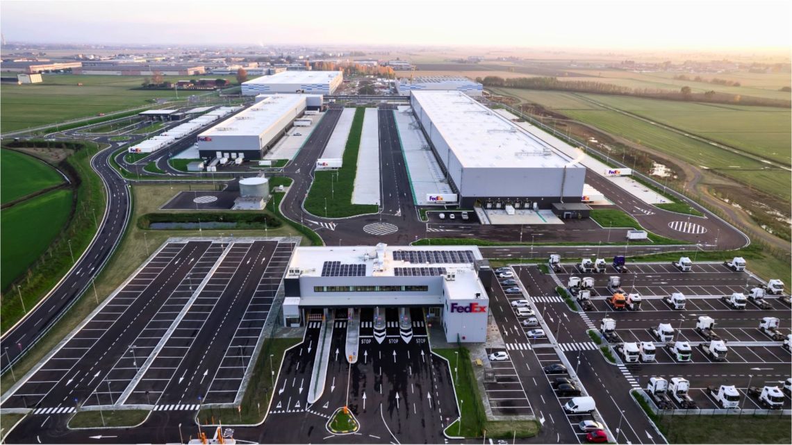FedEx inaugura su centro logístico más grande de Europa en Italia.