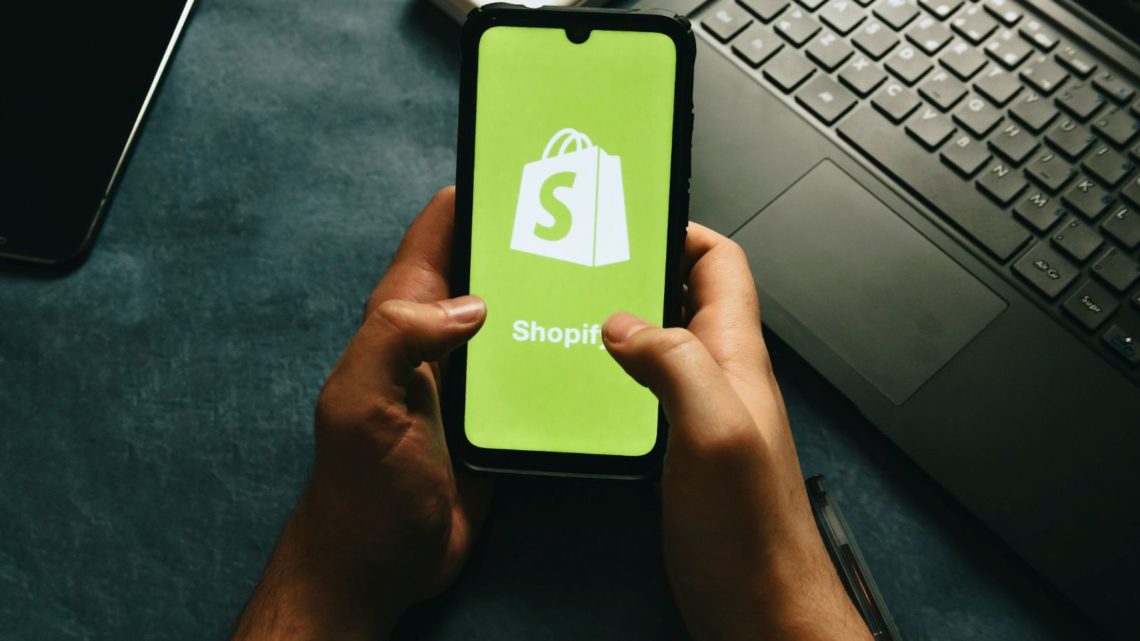 Shopify vende su logística a Flexport.