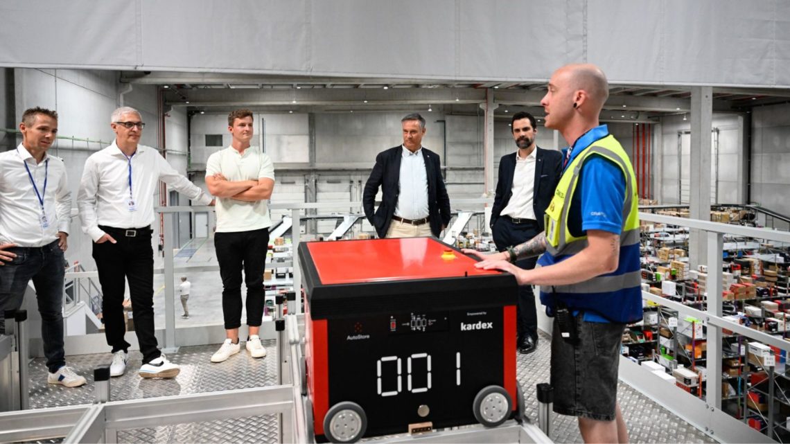 El centro logístico de Bike24 robotizado ubicado en Lliçà d'Amunt cuenta con una superficie de 10.000 metros cuadrados y la compañía pretende que se convierta en su centro de referencia del sur de Europa.