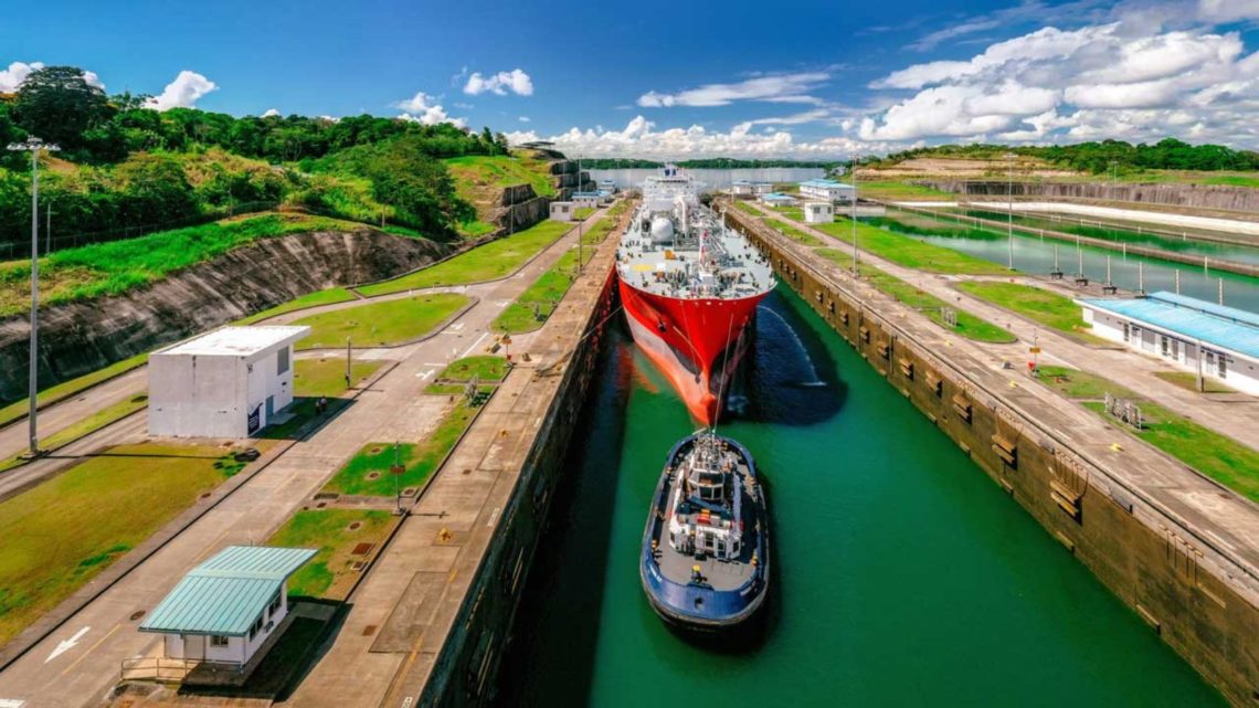 Para utilizar menos agua, se ha disminuido el calado autorizado a los buques en el Canal de Panamá.