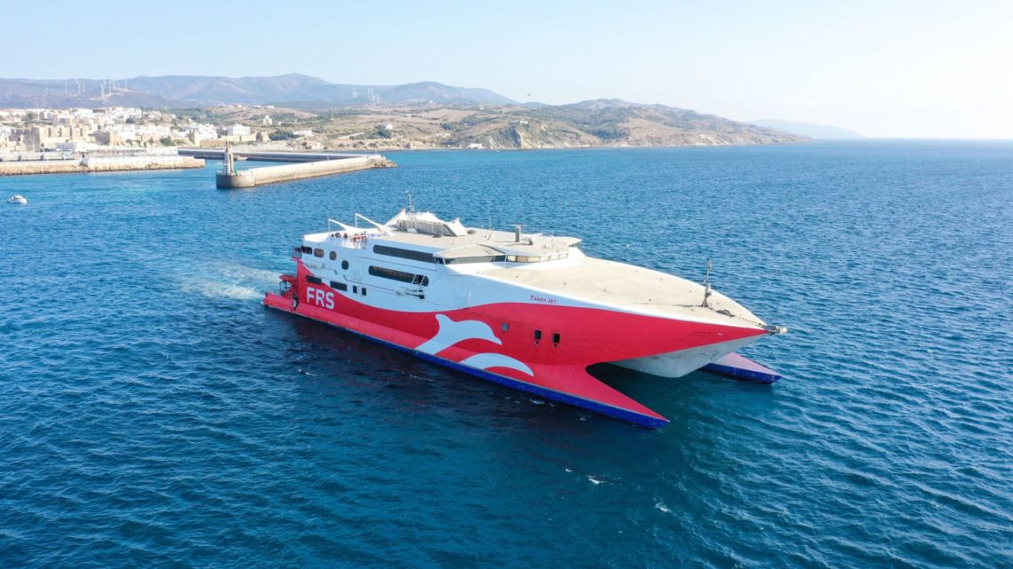 FRS Iberia/Maroc opera tres rutas de ferry de corta distancia a través del Estrecho de Gibraltar que conectan España y Marruecos.