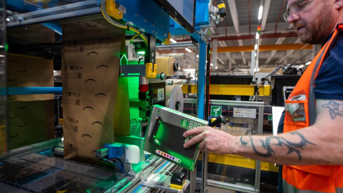 Estas máquinas de Amazon incorporan un sensor para escanear productos