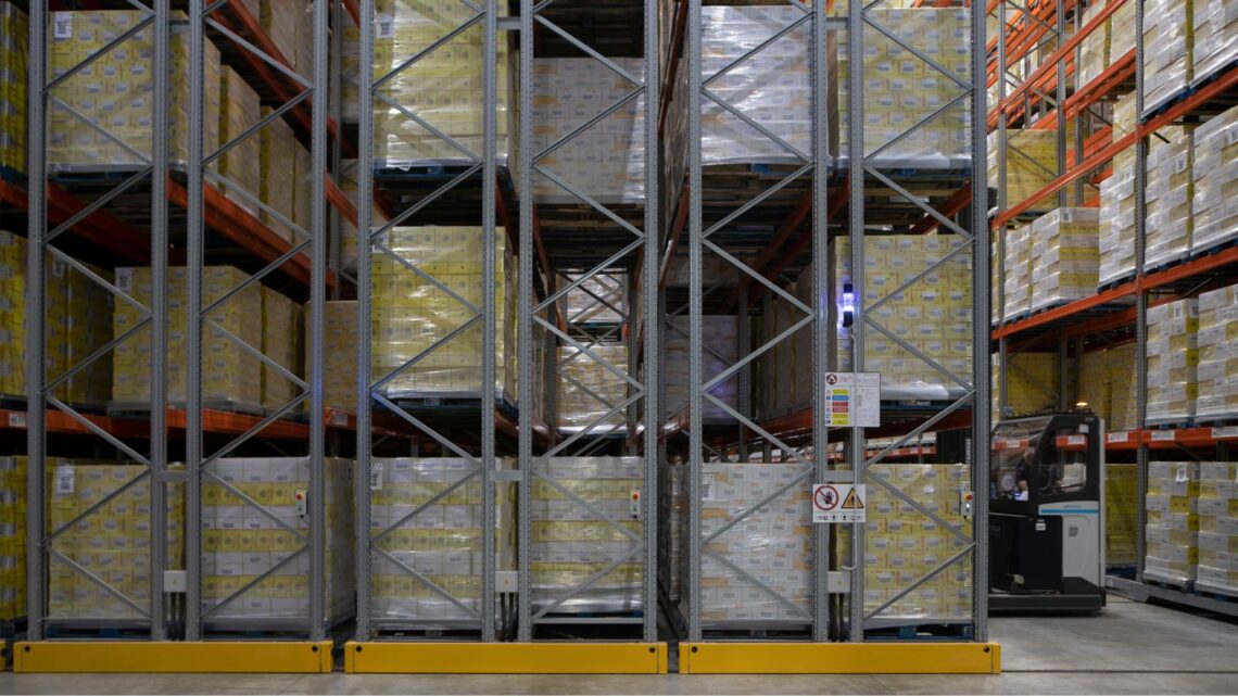 La conservera Albo agiliza las operaciones de su nuevo almacén con estanterías con motores eléctricos