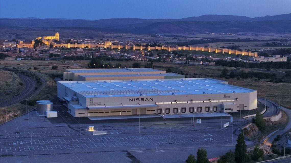 Nissan estrena nuevo almacén en Ávila.