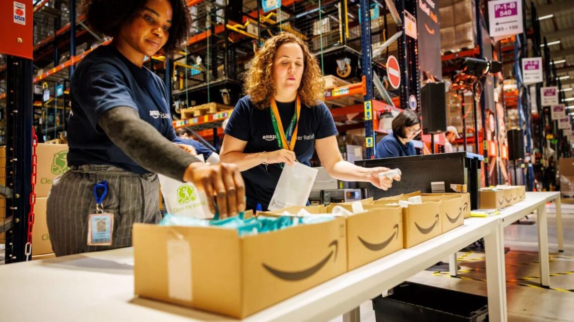 Amazon abre en Alemania su primer almacén de emergencia en territorio europeo.