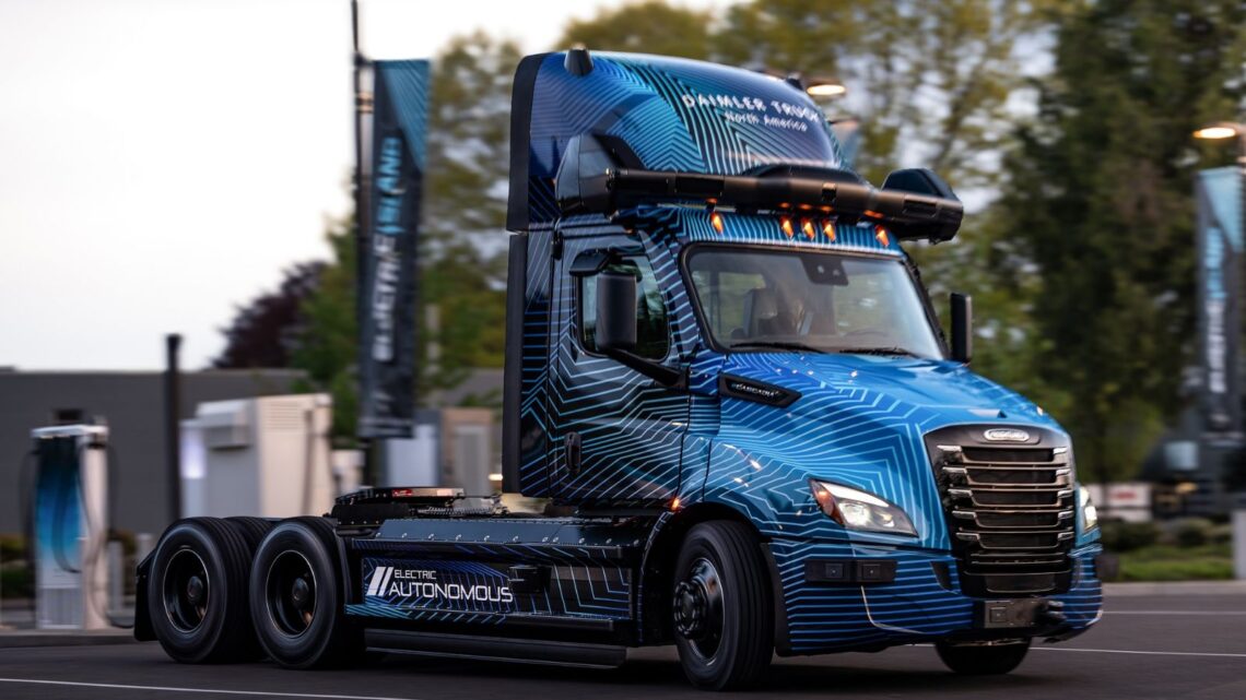 Mercedes quiere solventar el problema de la escasez de conductores con camiones autónomos para 2027.