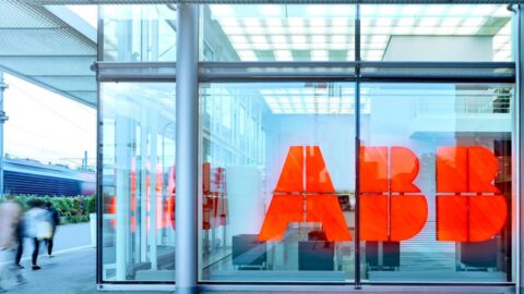 ABB convertirá su división de robótica en una empresa independiente que saldrá a bolsa en 2026.