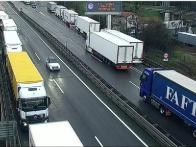 Los bloqueos agrarios por el acuerdo UE-Mercosur agravan la crisis de conductores y tensan la cadena logística